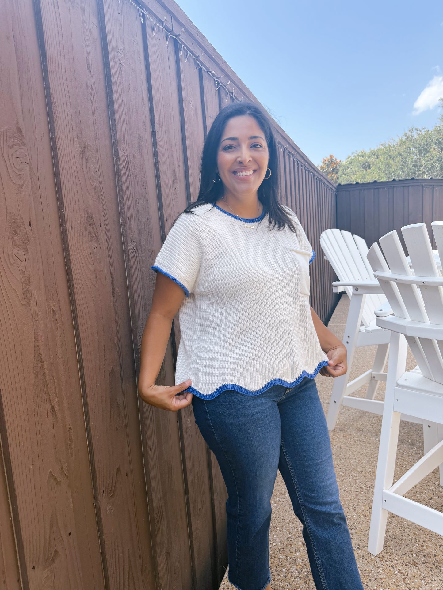 SHORT SLEEVE SCALLOP HEM SWEATER