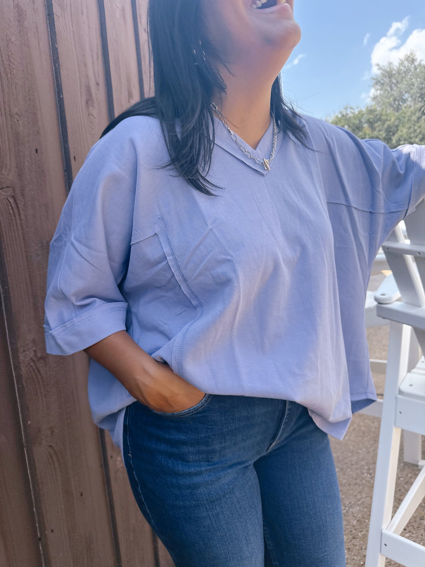 HALF SLEEVE V NECK KNIT TOP WITH RAW HEM