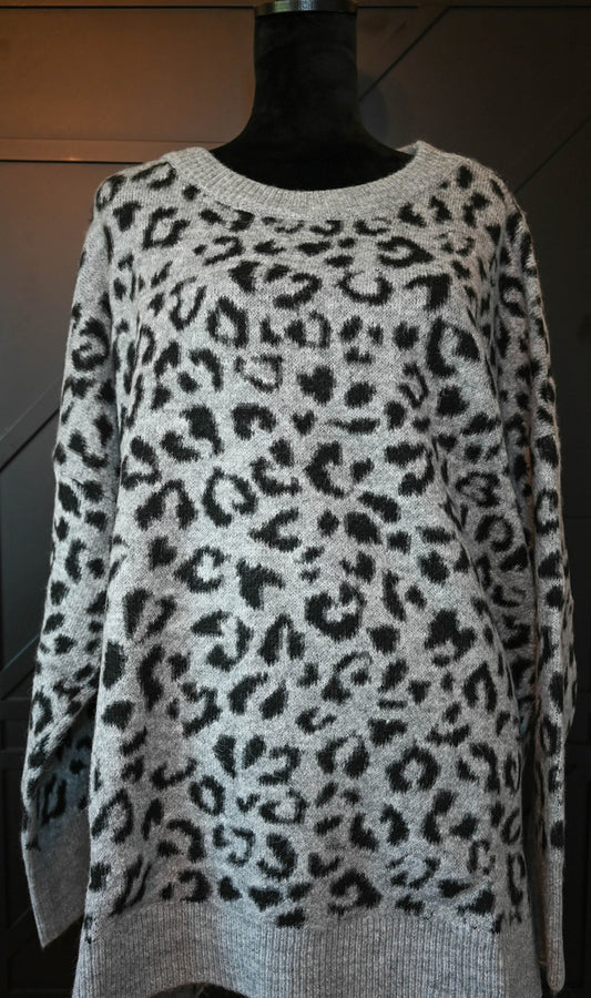 LONG SLEEVE LEOPARD PRINT PULLOVER KNIT SWEATER